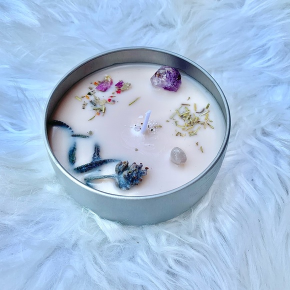 Serenity & Healing Aromatherapy Candle w Amethyst - Picture 6 of 14